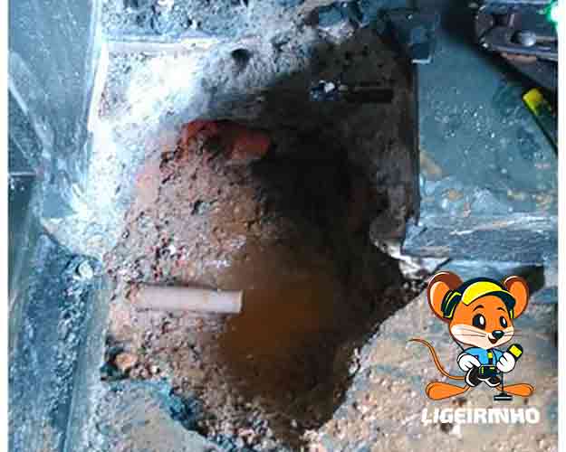 Caça vazamento de água conta alta Sabesp em São Paulo