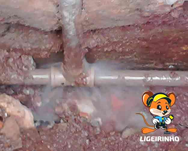 Serviço de encanador hidráulico especializado com laudo e garantia