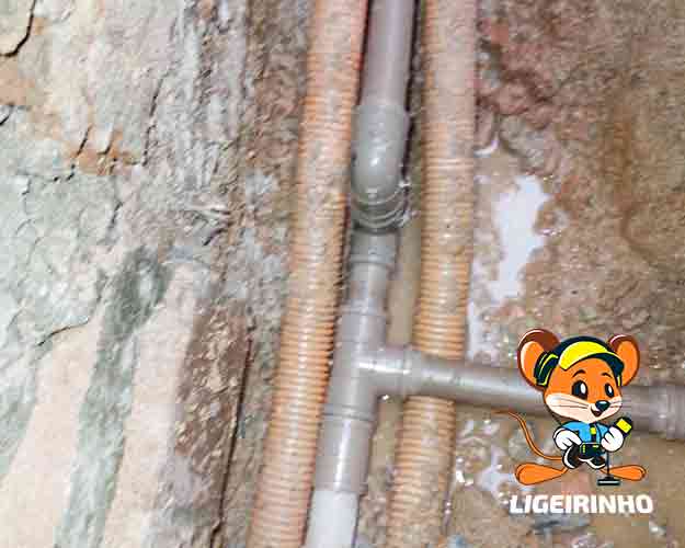 Conserto técnico de infiltrações de água