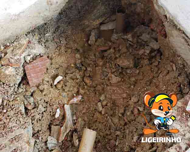 Vazamento de água encontrado na Zona Oeste